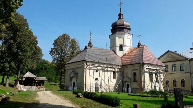 Церква Онуфрія в Лаврові
